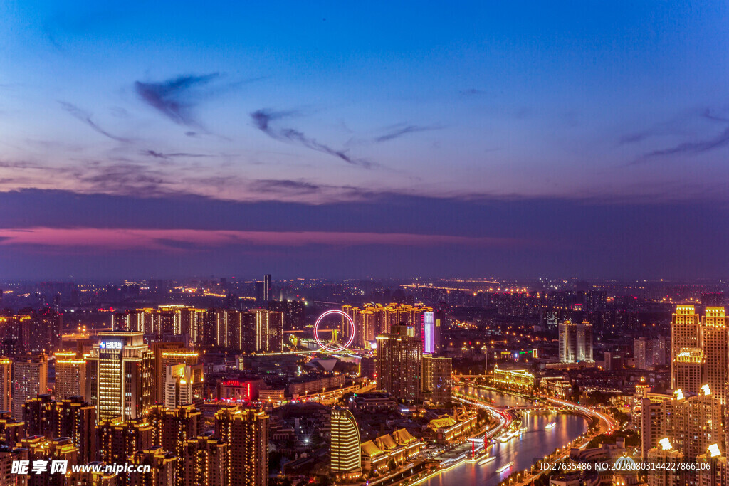 城市璀璨夜景俯瞰图