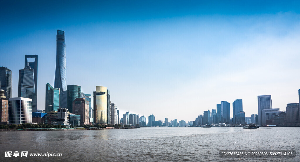 上海外滩壮丽城市天际线