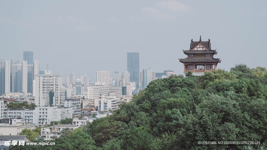 城市中的古典楼阁景观