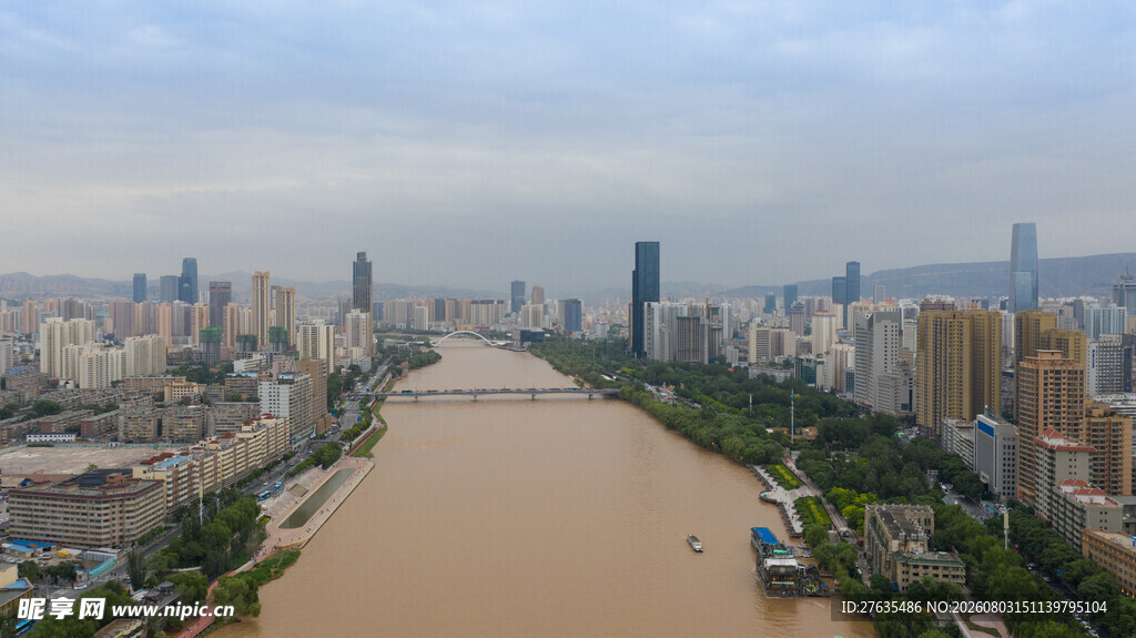 城市江畔全景风光