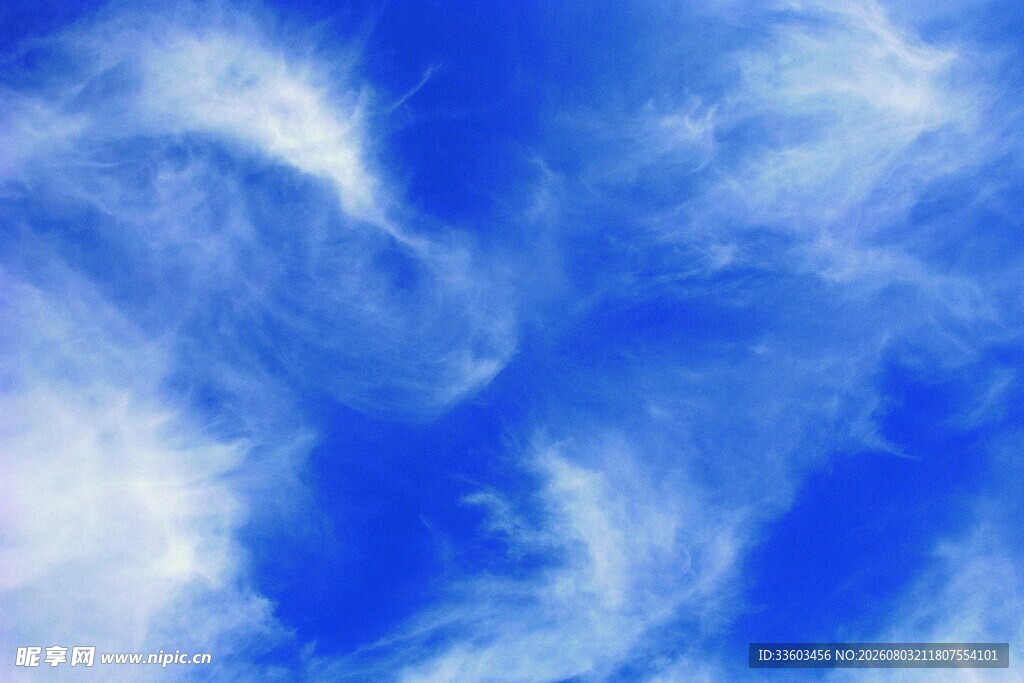 梦幻蓝色天空美景