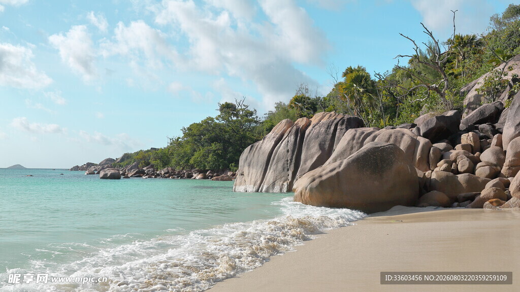 美丽的海滨沙滩风景