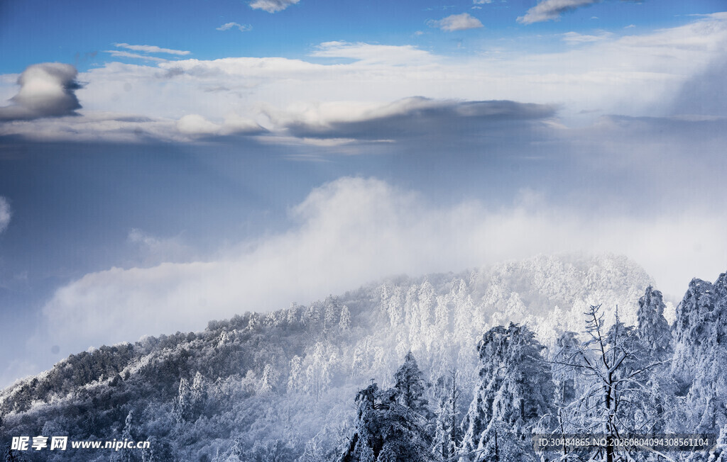 峨眉山雪景