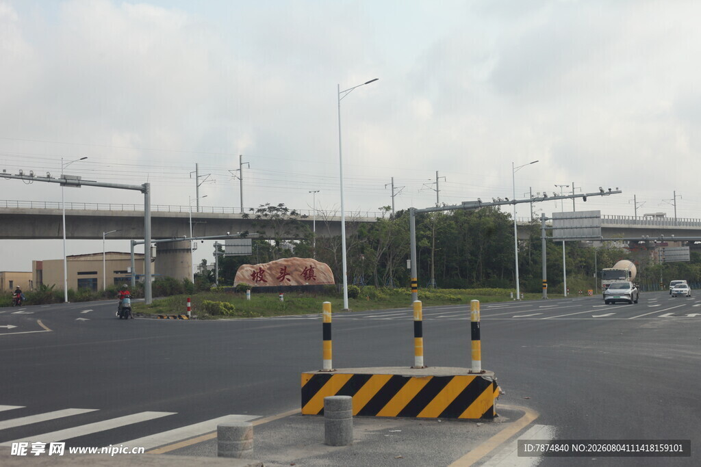 城市道路路口交通设施