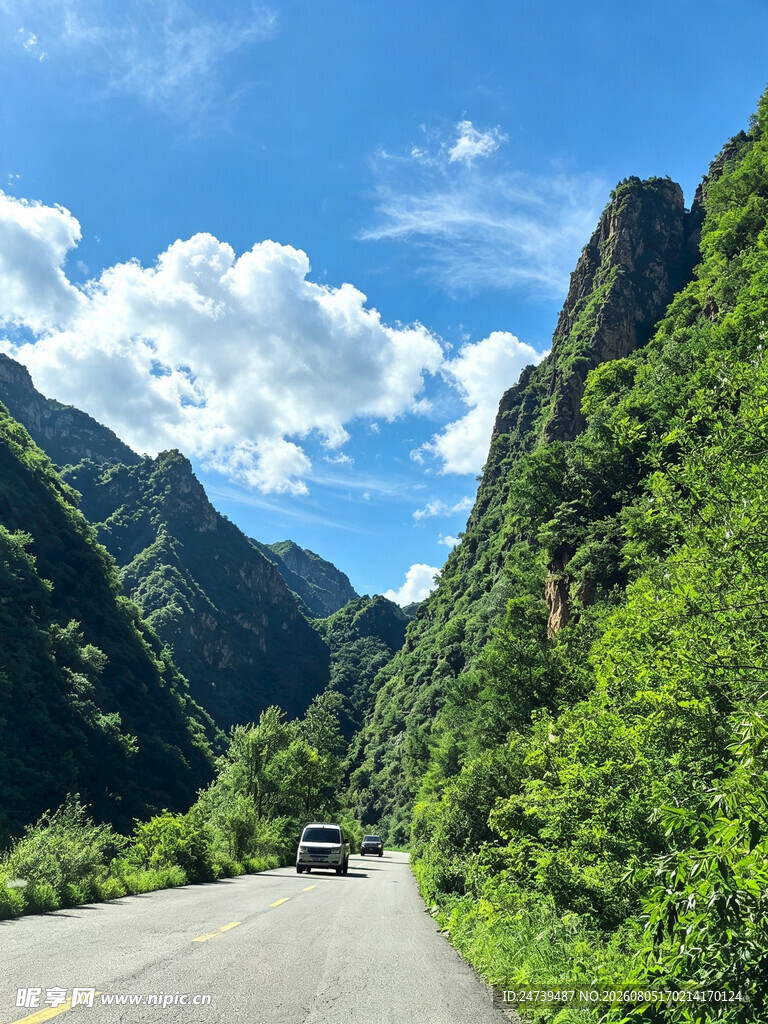 山间公路美景