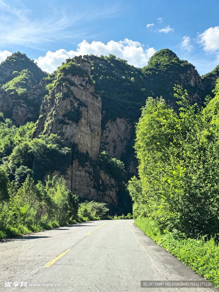 山间公路美景