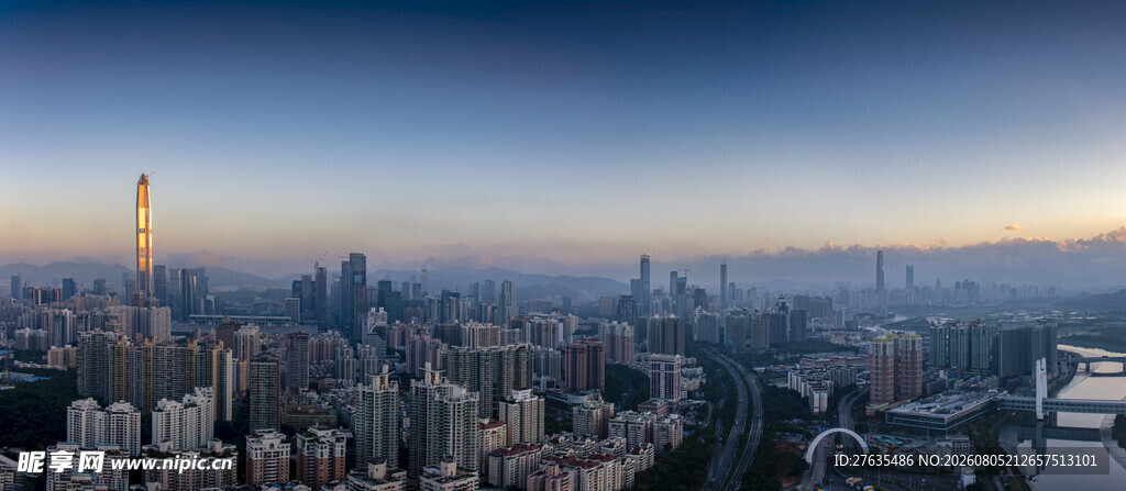 城市天际线全景俯瞰图