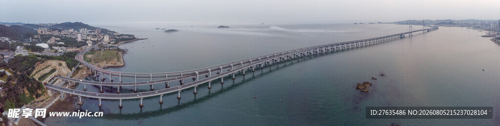 俯瞰城市滨水景观