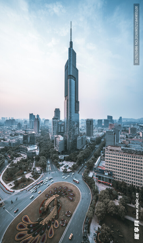 城市天际线中的摩天大楼