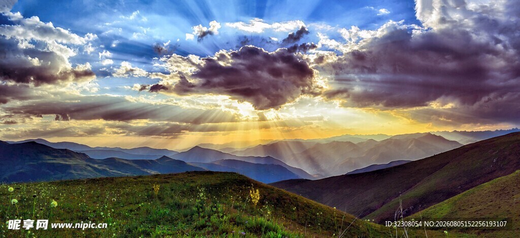 山间壮丽云霞美景