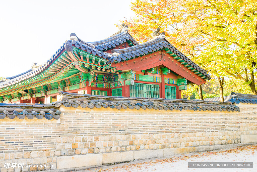 韩国传统古建筑秋日景致