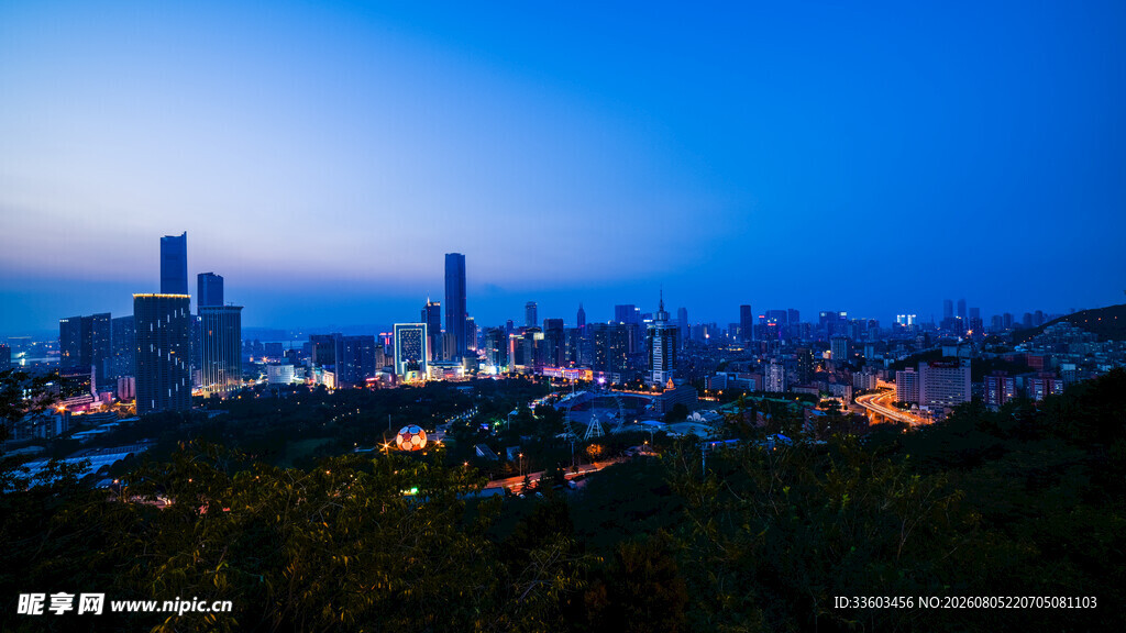 城市夜景俯瞰灯火璀璨