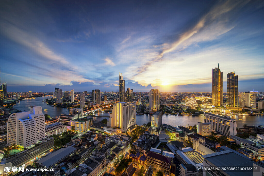 城市黄昏天际线壮丽景观