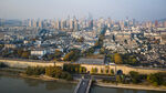 城市河畔全景风光