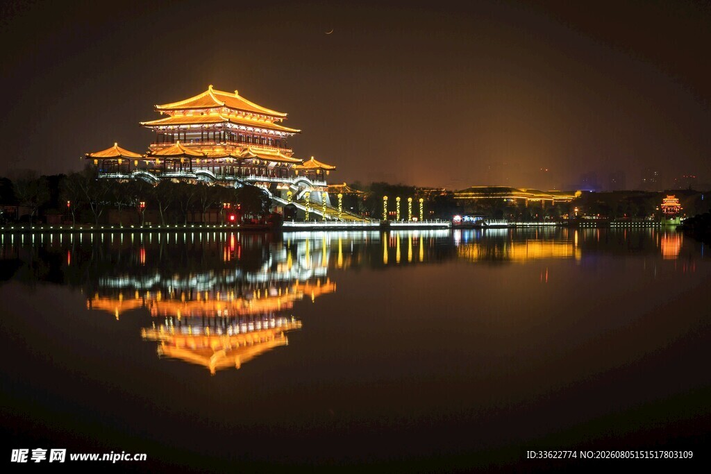 西安夜景之古建筑倒影