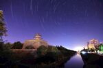 夜空下的古塔美景
