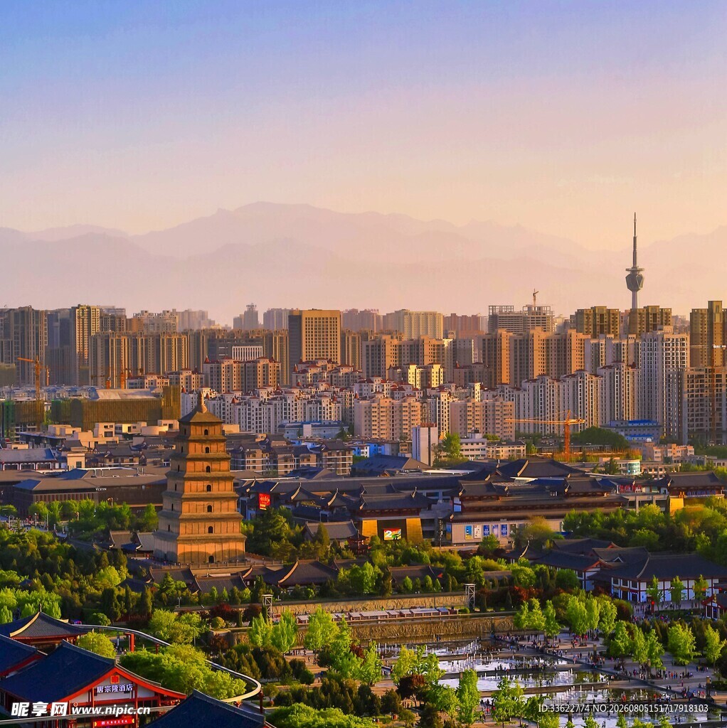 古城新貌 城市与古塔的交融