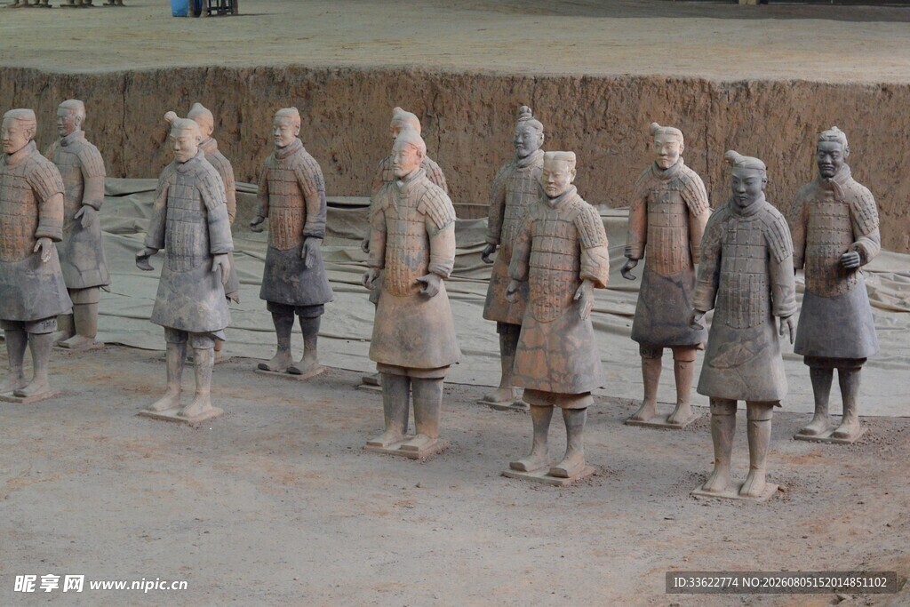 秦代兵马俑阵列展示