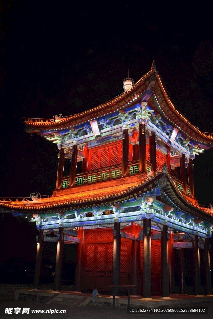 古亭夜景 灯火璀璨映古韵