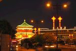 西安夜景中的古典建筑