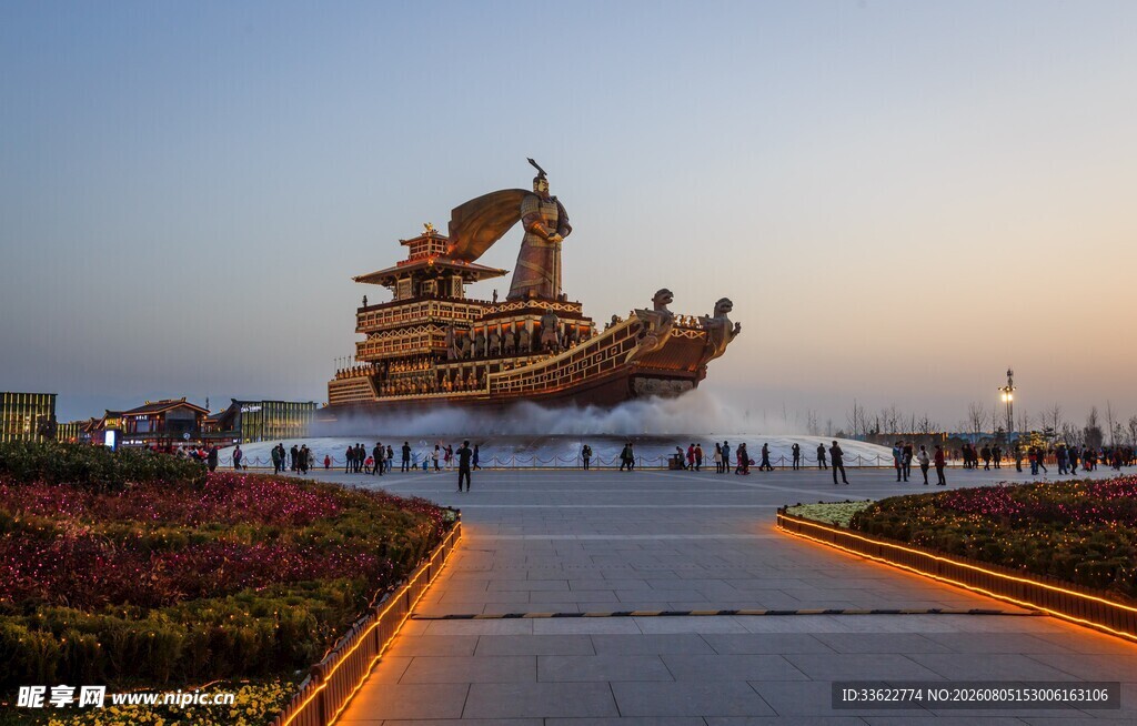 巨型船雕塑景观