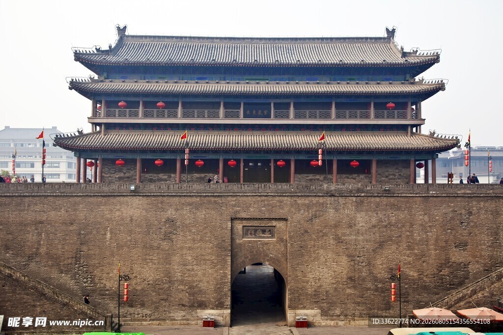 西安古城墙宏伟城门景观
