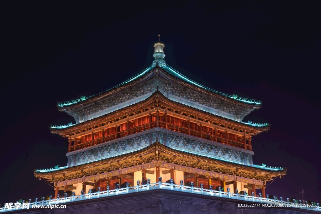 西安钟楼夜景璀璨夺目