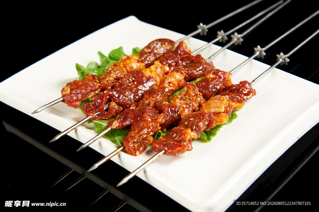 美味烤肉串诱人色泽
