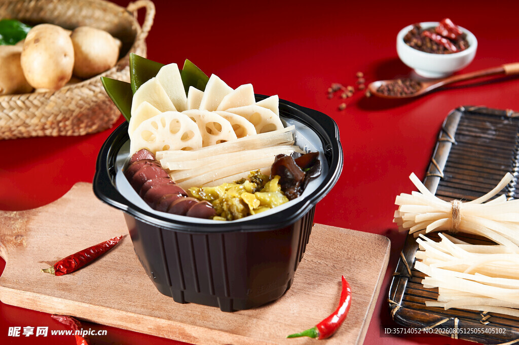 美味自热火锅食材丰富