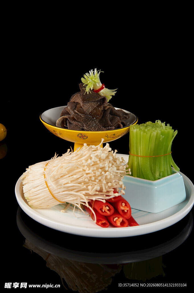 特色菌菇食材拼盘