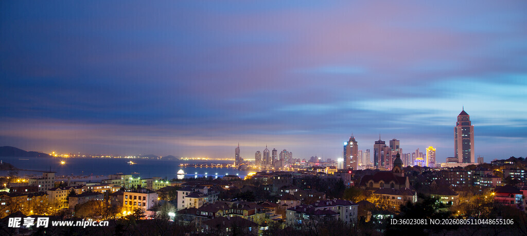 城市黄昏天际线美景