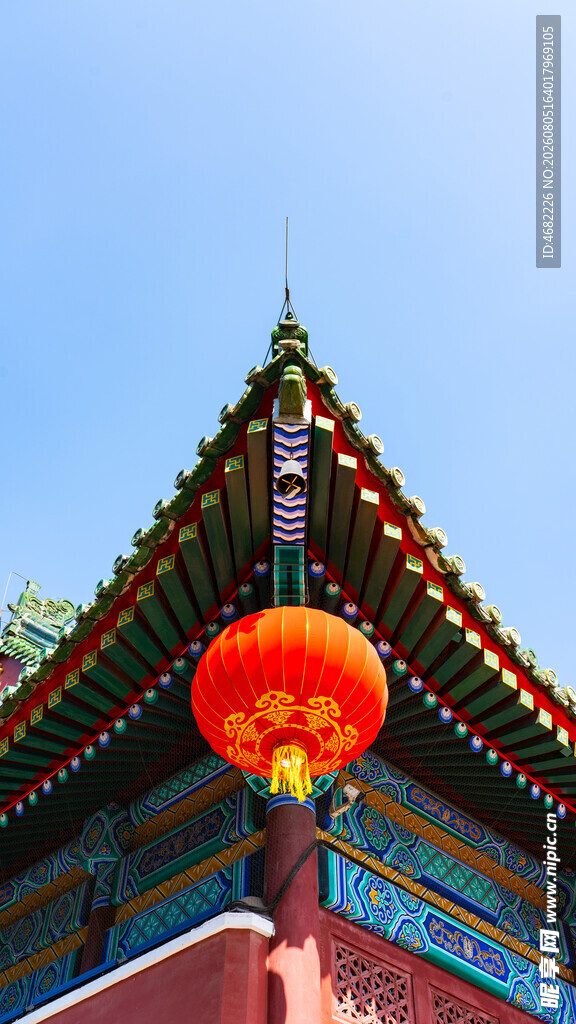 天津大悲禅院中式建筑上的红灯笼