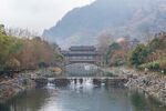 山水间的中式桥景古韵