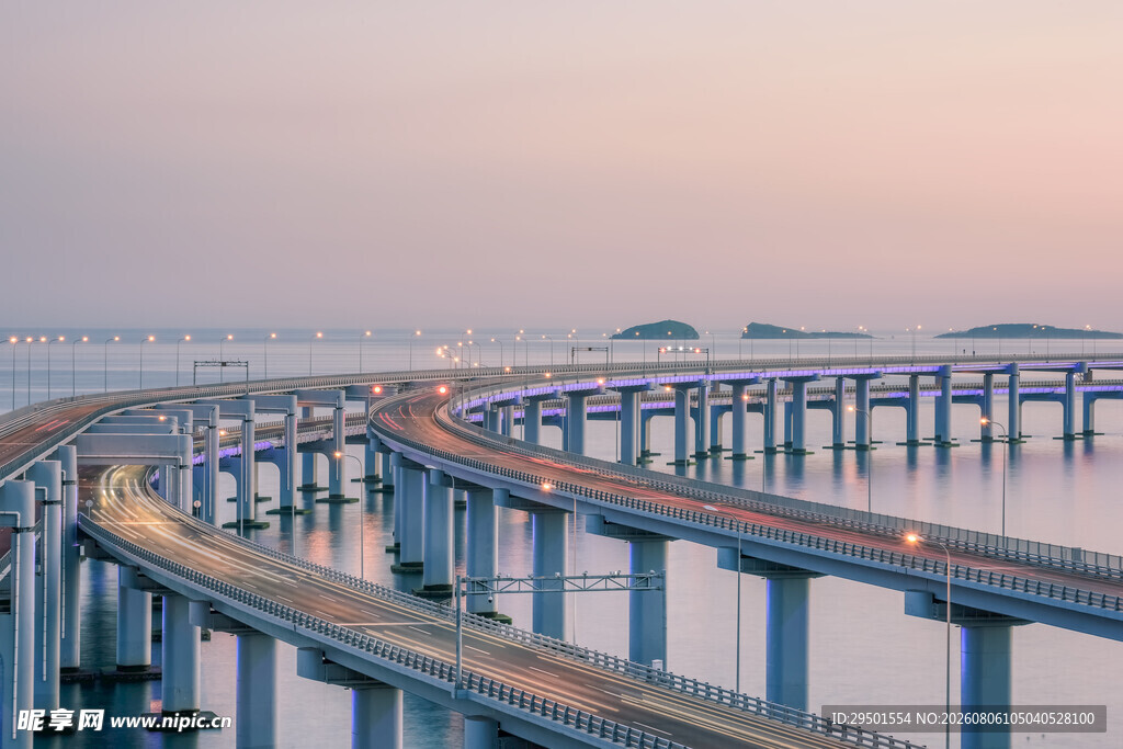 跨海大桥黄昏壮美景观