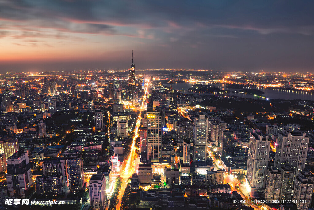 城市夜景俯瞰图
