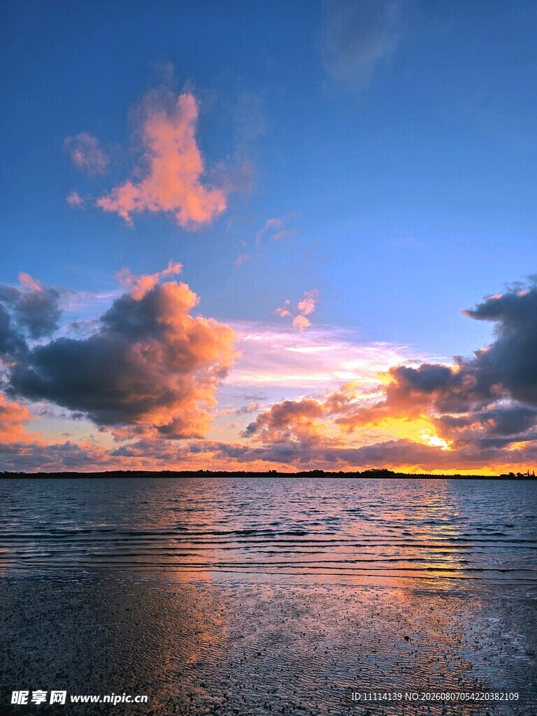 海边绚丽日落美景
