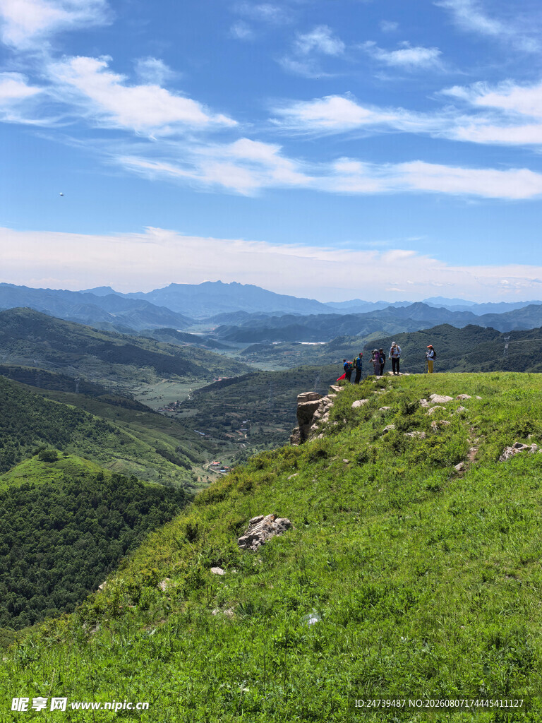 山间绿野畅享自然美景