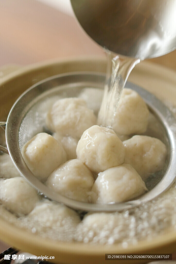 煮鱼丸