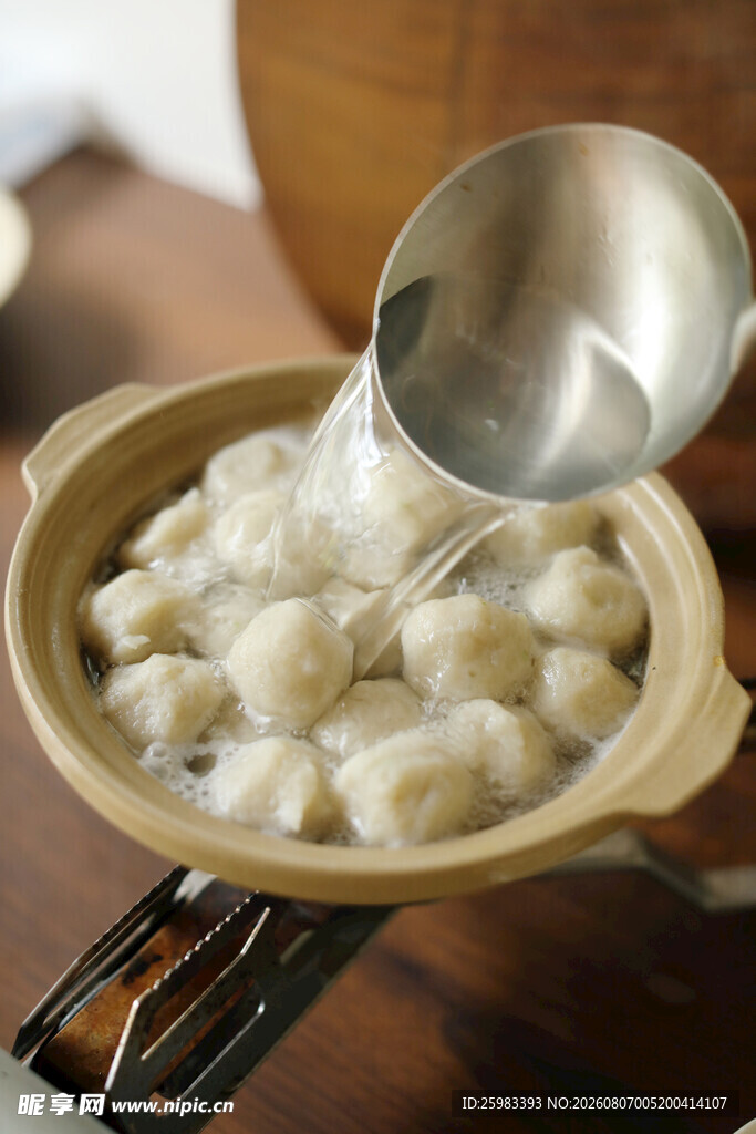 煮鱼丸