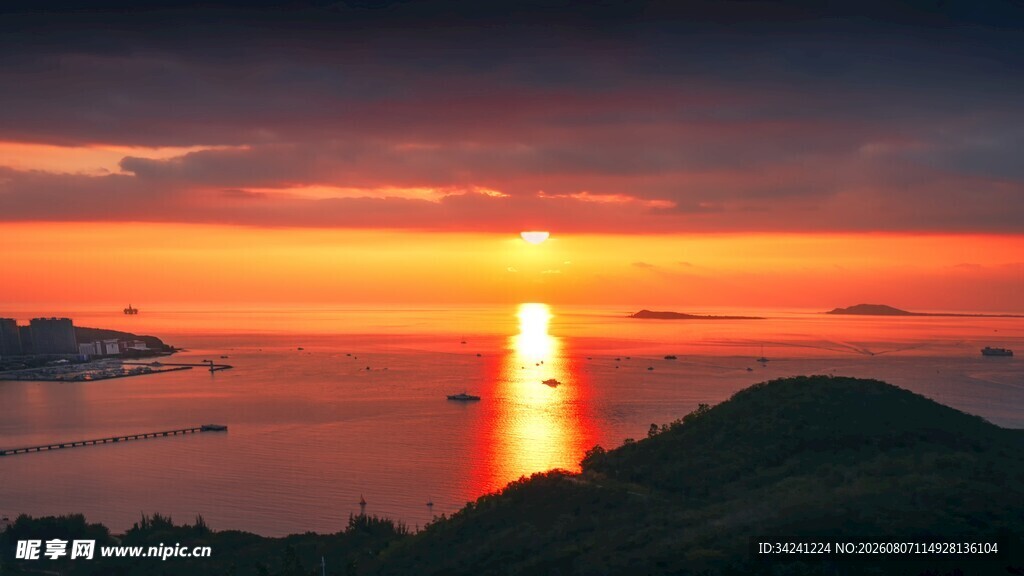 海上日落美景