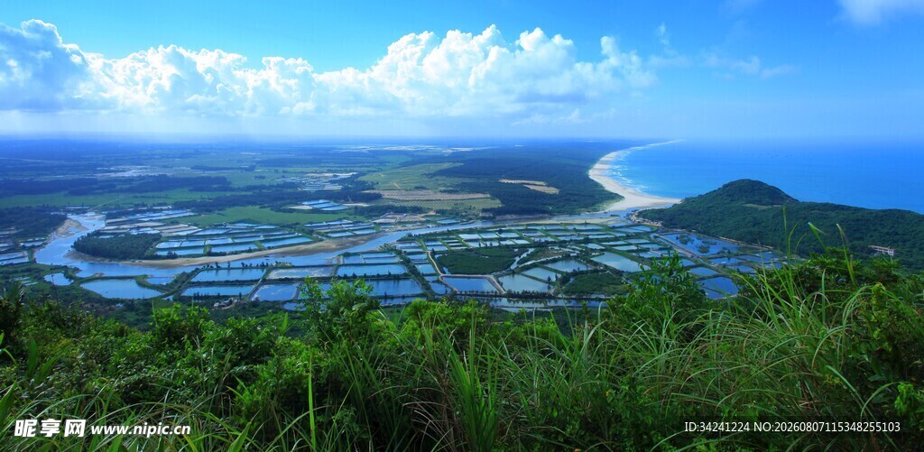 俯瞰山海间的美丽景致