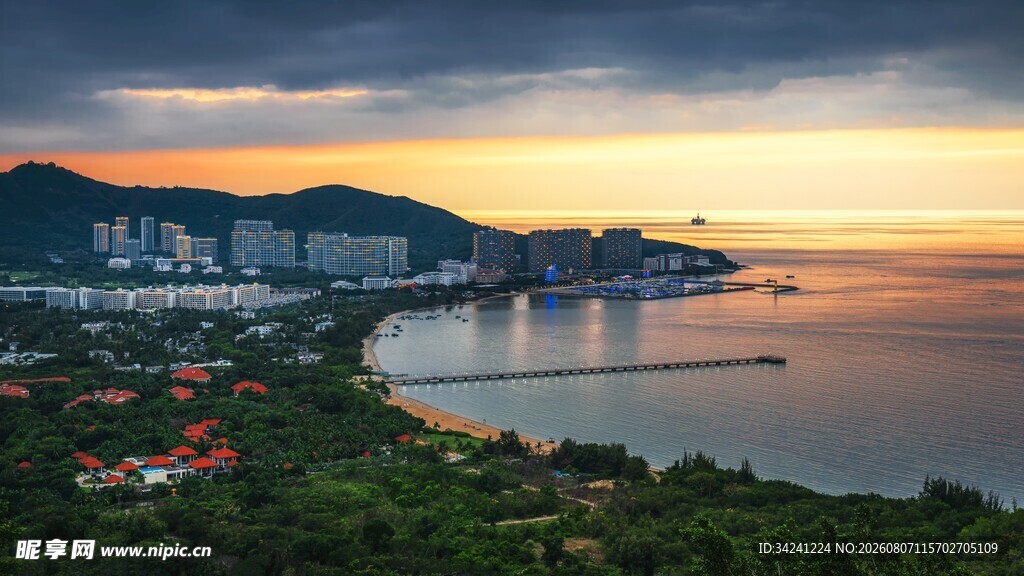 海滨黄昏美景