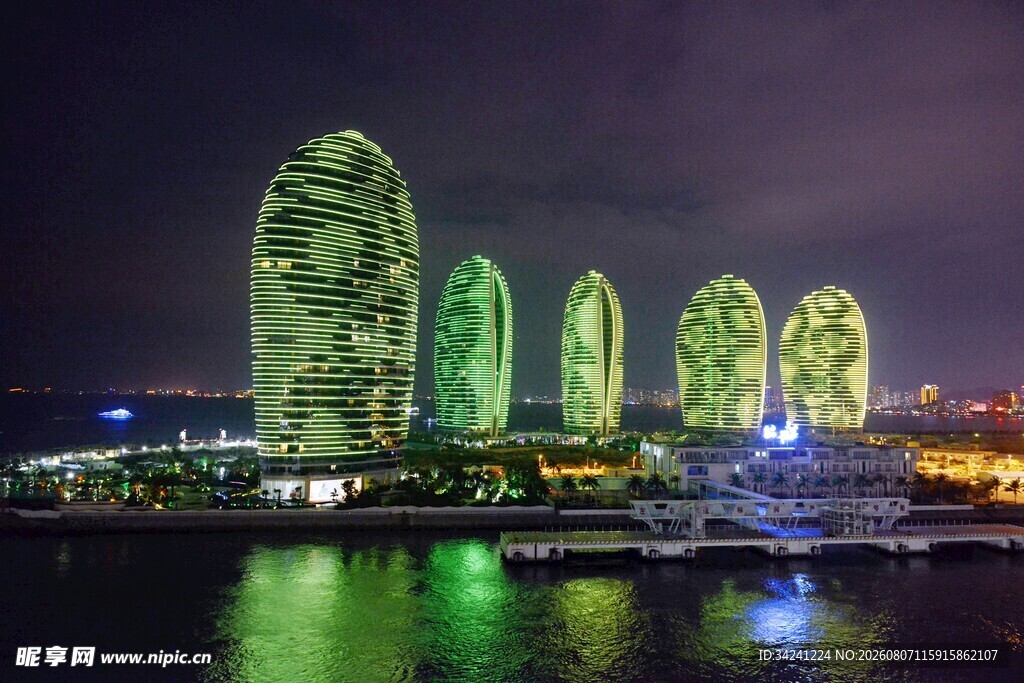 三亚凤凰岛璀璨夜景