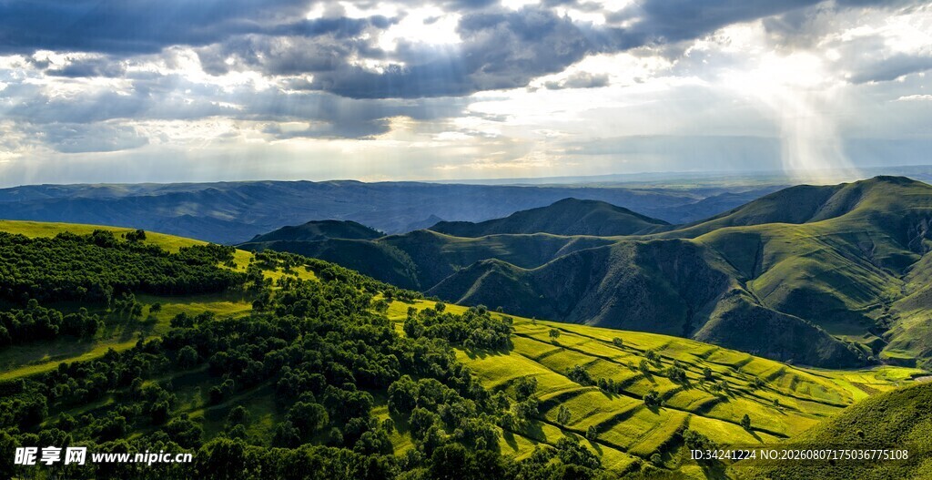 山间绿野美景