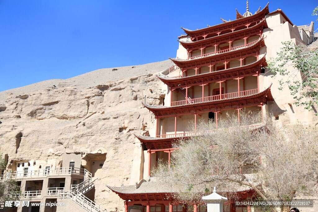 悬崖上的古老建筑奇观