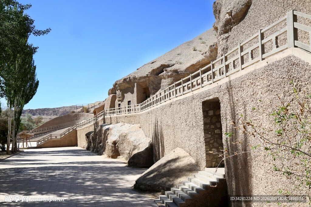 古老石窟建筑景观