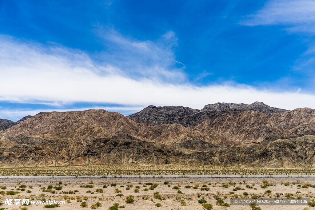 壮丽沙漠山脉景观