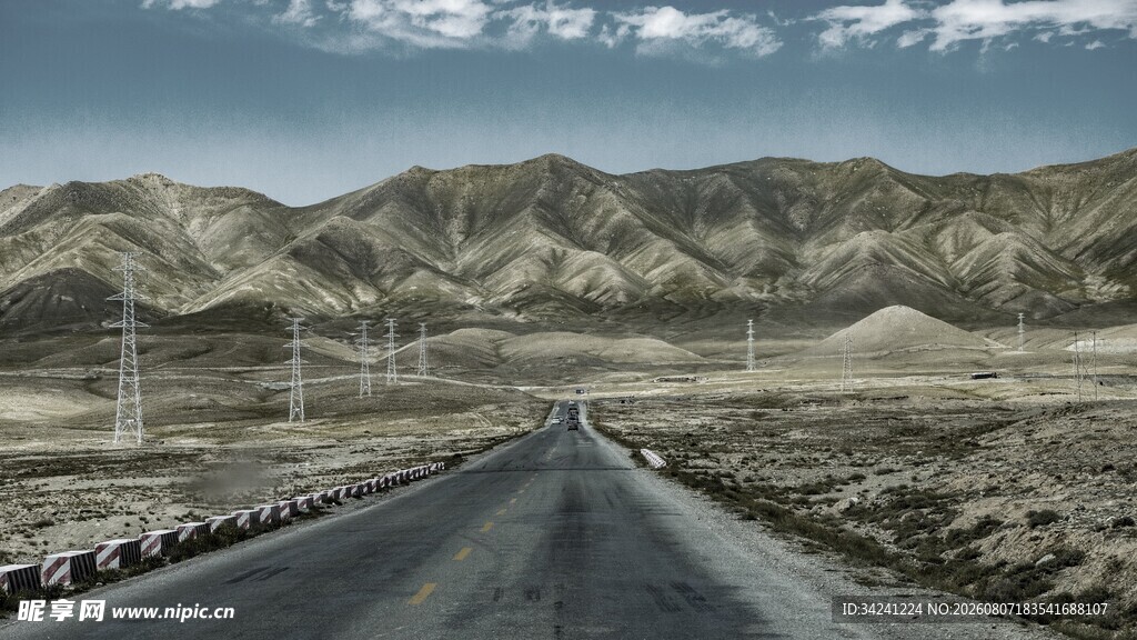 荒漠公路纵贯天地之途