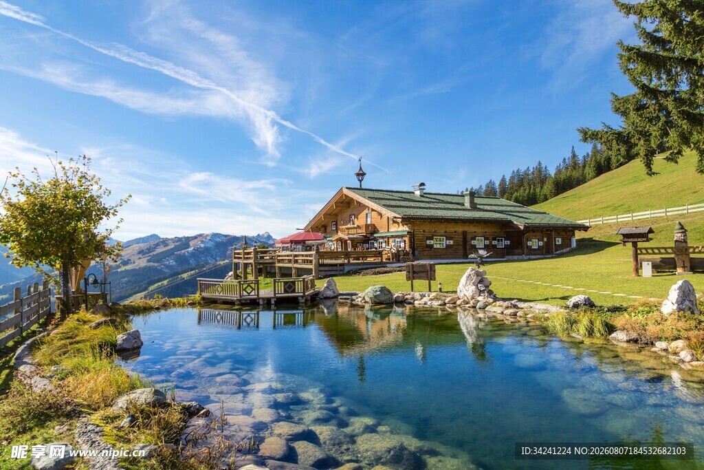 湖畔山居美景