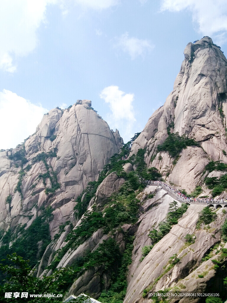 巍峨壮丽的高山景观